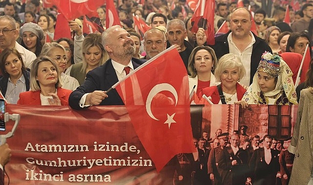 Menemen’de Cumhuriyet coşkusu yaşanacak Cumhuriyet değerlerine gösterdiği hassasiyeti, eser belediyeciliğine ve hizmetlerine yansıtan Menemen