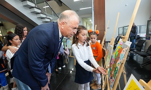 Gaziemir Belediyesi’nin kuraklık ve su krizine dikkat çekmek için düzenlediği