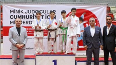 İzmir Büyükşehir Belediyesi tarafından 29 Ekim Cumhuriyet Bayramı için organize