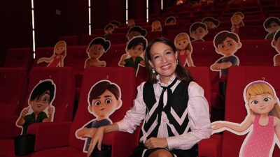 Nu Animasyon yapımı dizinin senaryosunu Gupse Özay kaleme alırken, ana karakter Gupi’yi de kendisi seslendiriyor.