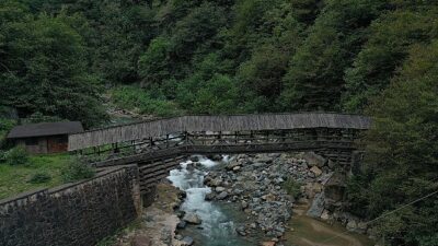 Rize’nin Çayeli ilçesine bağlı olan  doğal güzelliğiyle ünlü Senoz Vadisi,