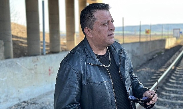 Türk müziğinin güçlü seslerinden Serkan Bardak, yeni teklisi Babam Olsaydı ile dinleyicilerle