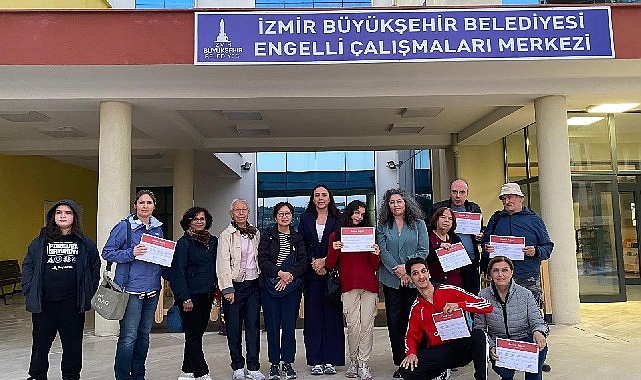 Singapur'dan gelen Art Terapist Siew Tin Ang, İzmir Büyükşehir Belediyesi