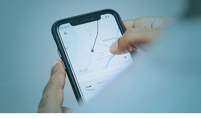 Uber ve konumunuzu önemseyen birçok uygulamada karşılaşılan konum bildirimleri, kullanıcıların