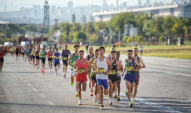 Ankara, bu yıl üçüncü kez düzenlenen Runkara Yarı Maratonu ile