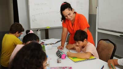 Sosyal belediyecilik anlayışıyla eğitime destek çalışmalarını sürdüren Karşıyaka Belediyesi, Vecdi Altay