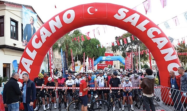 Bu yıl dokuzuncusu düzenlenen VeloTürk Gran Fondo Çeşme Bisiklet Yarışı,