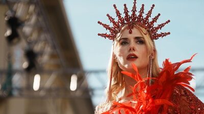 İzmir'de moda severlerin ilgiyle izlediği BEATRİX Gelinlik Açılış Defilesi, ünlü