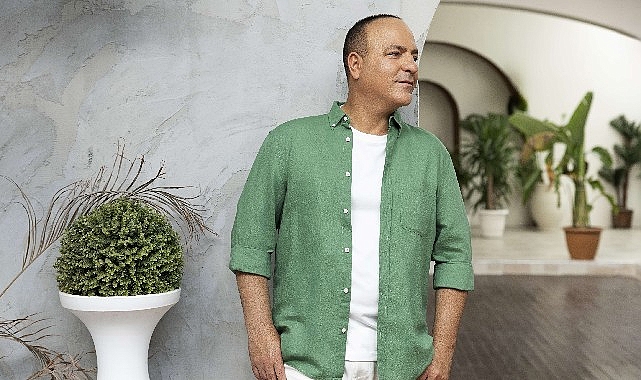 Wilma Elles 'in klibinde oynadığı  "Onlar da Haklı" şarkısıyla büyük beğeni