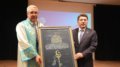 Ege Üniversitesinin (EÜ) 2025-2026 Akademik Yılı Açılış Töreni, Adalet Bakanı Yılmaz Tunç’un