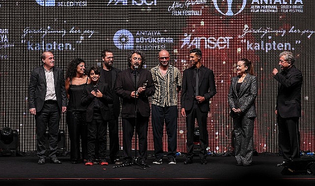 Sinema sektörünü ve seyircileri büyük bir coşkuyla buluşturan  62.