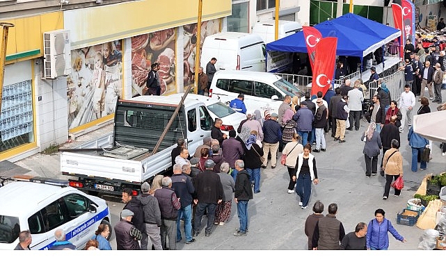 Aydın Büyükşehir Belediyesi’nin yıllardır sürdürdüğü Ata Tohumları projesi, Söke’de vatandaşlarla