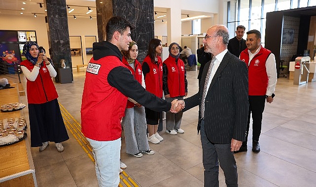 Selçuklu Belediye Başkanı Ahmet Pekyatırmacı,  Yeni Nesil Şehir Kütüphanesi’ni ziyaret
