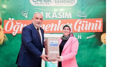 24 Kasım Öğretmenler Günü'nde ilçedeki öğretmenleri ağırlayan, öğretmenlere Diyarbakır, Mardin