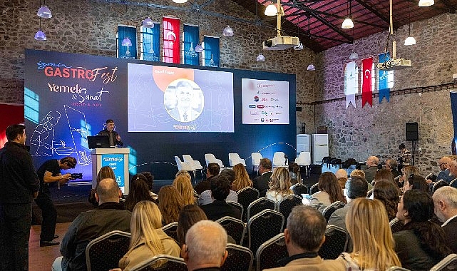 İzmir Büyükşehir Belediye Başkanı Dr.