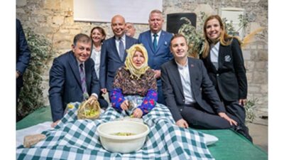 İzmir Büyükşehir Belediye Başkanı Dr.