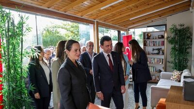 Bayraklı Belediyesi, ilçede yaşayan yaş almış bireylerin sosyal hayata daha