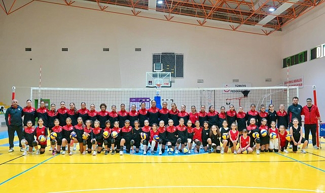 Burhaniye Belediyespor Kulübü, 2025–2026 voleybol branşında Mini, Midi ve Küçük