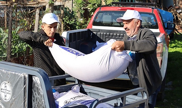 Kocaeli Büyükşehir Belediyesi, yangında tarlaları ve ambarları hasar gören üreticilere