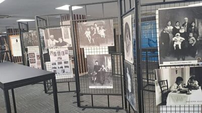 İzmirli fotoğraf sanatçısı ve koleksiyoncu Hamza Rüstem’in torunu Mert Rüstem,