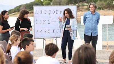Çeşme Vizyon Ofisi’nin hazırladığı kent belleği çalışması “Harflerin Çeşmesi” Harf