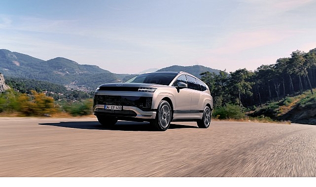 • Hyundai, geniş iç hacim, özgün tasarım ve ileri elektrikli