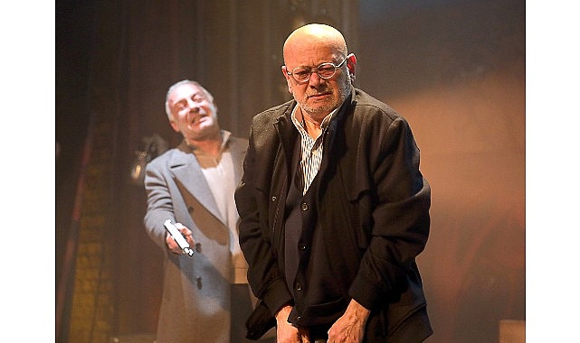 İstanbul Büyükşehir Belediyesi Şehir Tiyatroları, tiyatro sezonunun yeni haftasında 15