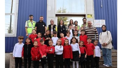 Kartepe Belediyesi, ilkokul öğrencilerine yönelik düzenlediği geri dönüşüm farkındalık eğitimlerine