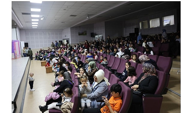 Kartepe Belediyesi Necip Fazıl Kısakürek Kültür Merkezi, minik tiyatro severleri