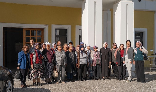 Milas Belediyesi tarafından meme kanseri farkındalık ayı kapsamında gerçekleştirilen çalışmayla