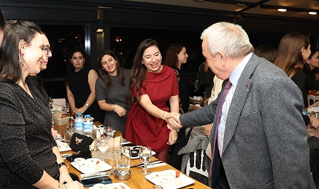 Nilüfer Belediyesi, 24 Kasım Öğretmenler Günü’nde eğitimcileri yalnız bırakmadı.