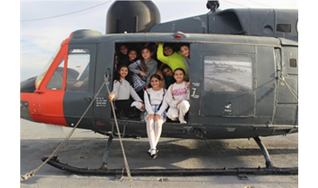 İzmir Büyükşehir Belediyesi, öğrencilerin dil becerilerini geliştirmek amacıyla yaptığı çalışmaları