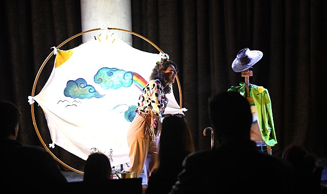 Osmangazi Belediyesi, düzenlediği tiyatro oyunlarıyla çocuklara toprağın, doğanın, ağacın ve