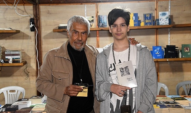 Edebiyat dünyasının nabzını tutan Osmangazi Kitap Fuarı, üçüncü gününde de