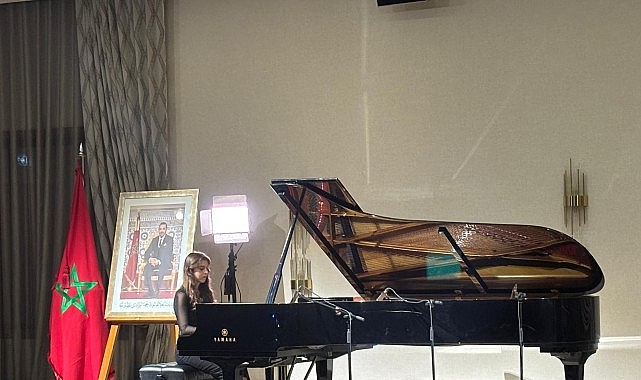 Narlıdere Belediyesi Çocuk Senfoni Orkestrası’nın 15 yaşındaki genç yıldızı, piyanonun
