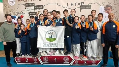 Osmangazi Belediyespor Karate Takımı sporcuları, Bursa’da düzenlenen Türkiye Yıldızlar Ligi