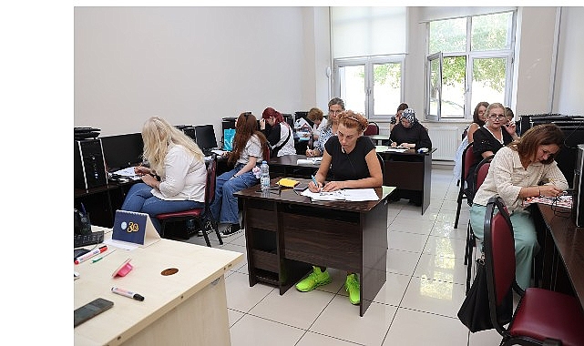 Kocaeli Büyükşehir Belediyesi Meslek ve Sanat Eğitimi Kursları (KO-MEK), yabancı