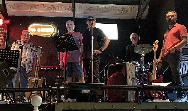 1973 yılında kurulan 21.