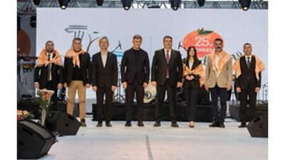 İzmir’in Seferihisar ilçesinde bu yıl 25’incisi düzenlenen Mandalina Şenliği, hem