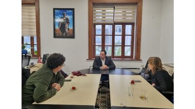 Gerçekleştirilen buluşmada, kent arşivinin kuruluş süreci, uygulama yöntemleri ve arşiv