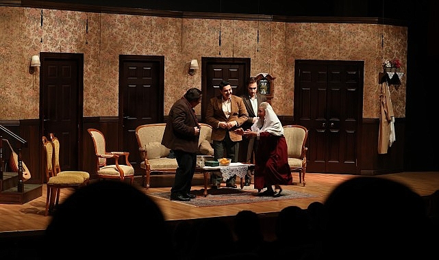 Bağcılar Belediyesi Tiyatro Akademisi’nin kaleme aldığı “Fatih’te Bir Konak” tiyatro