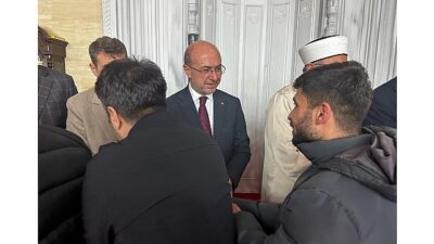 Selçuklu Belediye Başkanı Ahmet Pekyatırmacı, Regaip Kandili'nde Selçuklu Merkez Camii'nde