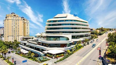 Modern mimarisi, seçkin restoranları, kafeleri ve Nefes Terası’ndaki açık hava