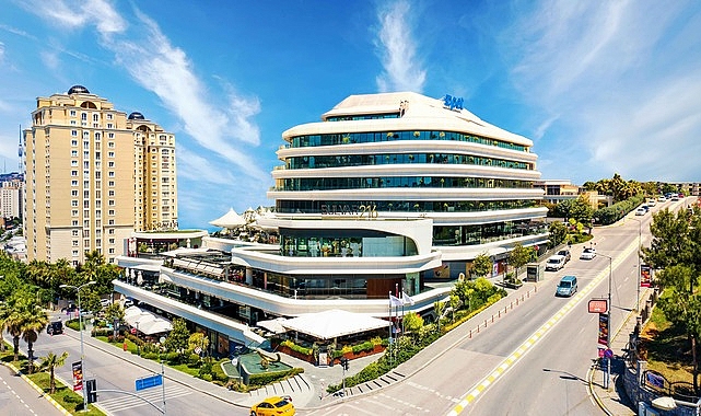 Modern mimarisi, seçkin restoranları, kafeleri ve Nefes Terası’ndaki açık hava