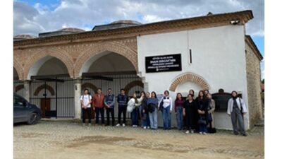 İzmir Büyükşehir Belediyesi, Bakırçay Üniversitesi’nde okuyan öğrencilere yönelik Tire gezisi