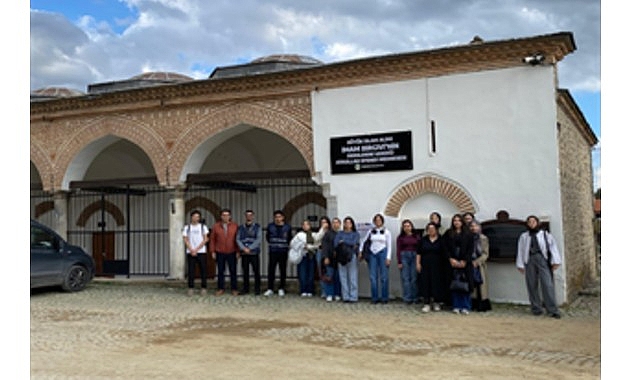 İzmir Büyükşehir Belediyesi, Bakırçay Üniversitesi’nde okuyan öğrencilere yönelik Tire gezisi