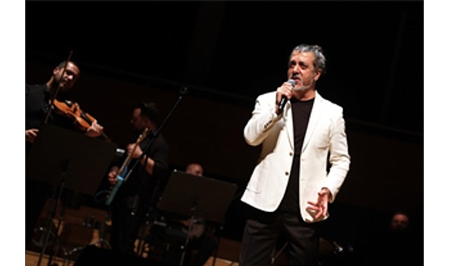 İzmir Devlet Opera ve Balesi solist sanatçısı Teyfik Rodos, Ahmed