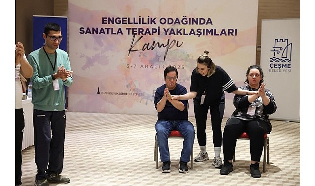 Engelli bireyler ve ebeveynlerinin katılımıyla gerçekleştirilen programda üç gün boyunca