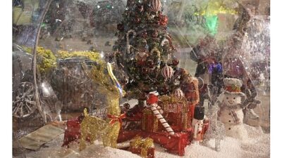 Çeşme Belediyesi, yılbaşı coşkusunu ilçe geneline yaymak amacıyla aralık ayı