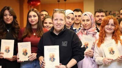 Akademisyen ve yazar Dr.